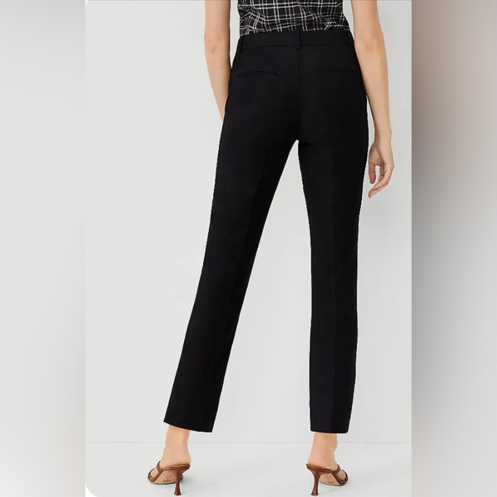 Beautiful Ann Taylor Petite Black Ankle Pant - Size 2P
